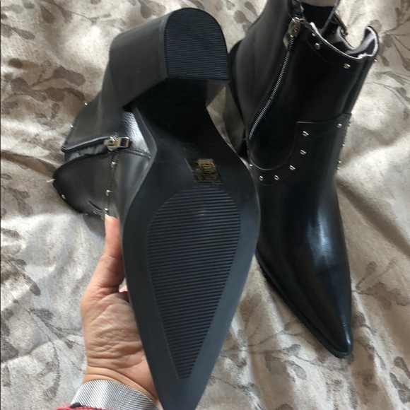 Rocker Boots! - Picture 4 of 5